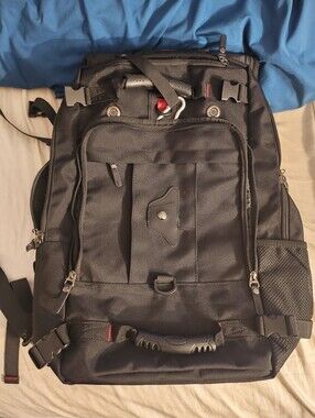 KAKA Travel Backpack, Carry On Flip to Duffel Bag EUC Black